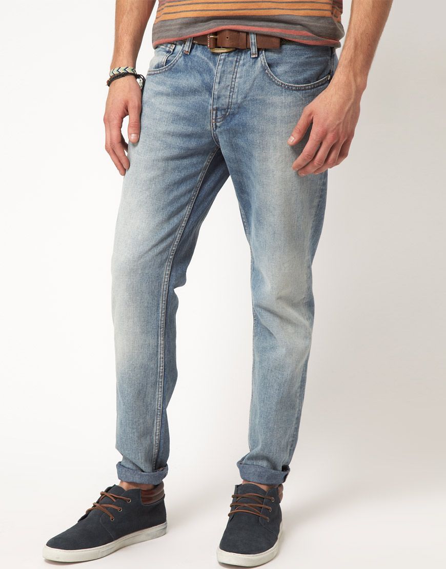 Как подобрать мужские джинсы. Мужские джинсы. Джинсы мужские модные. Джинсы мужские классические. Мужчина в джинсах.