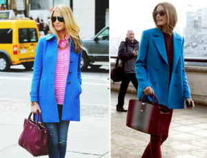 Голубое пальто и бордовая сумка