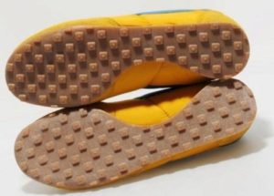 Adidași cu talpă Waffle