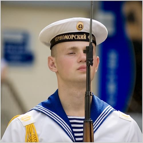 Как сшить костюм моряка для мальчика своими руками?
