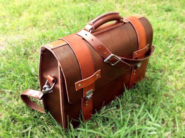 Как украсить портфель своими руками? | Блог BAG24