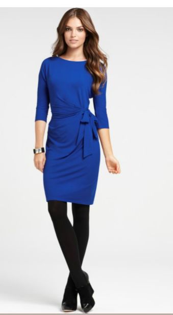 С чем носить темно-синее платье: лучшие варианты колготок