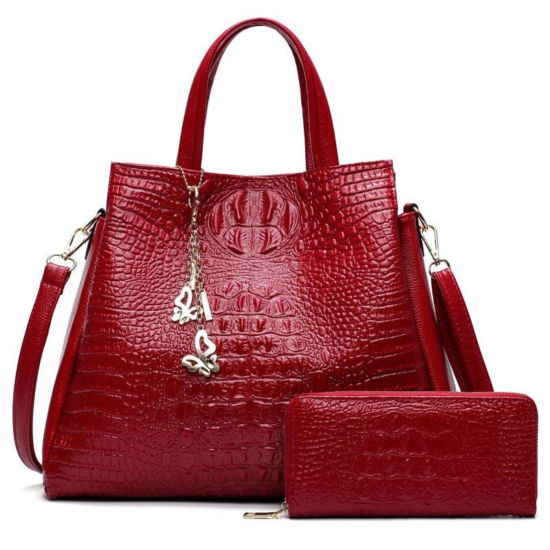 Красный кошелек и сумка