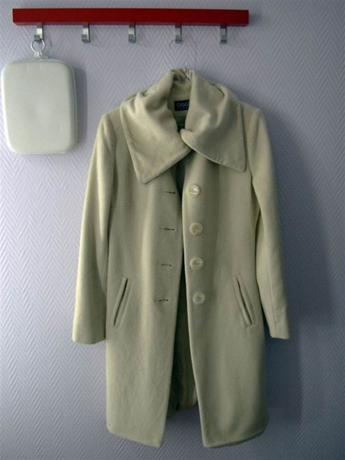 Простая переделка старого пальто в стильный жилет