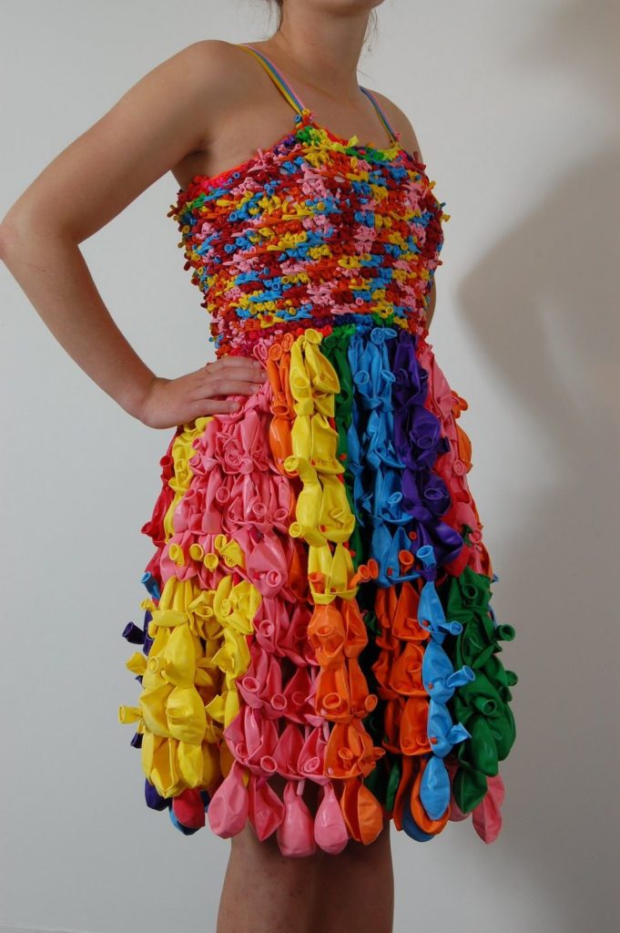 Создаем новое платье из подручных материалов своими руками