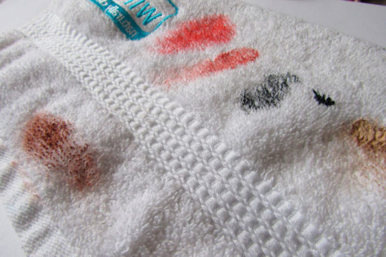 пятна на полотенце
