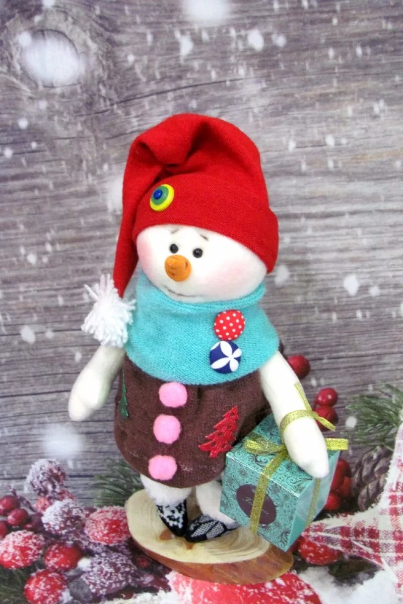Снеговик своими руками: выкройка новогодней игрушки и мастер класс