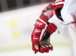 как называются хоккейные перчатки