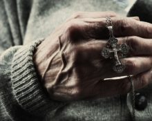 Крест пожилого человека