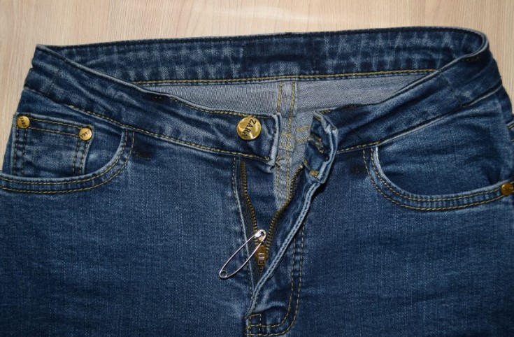 Как починить молнию на джинсах: решаем проблему с ширинкой за 2 минуты