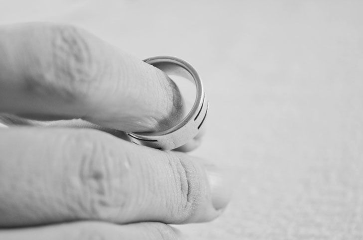 Что делать с кольцом бывшего мужа