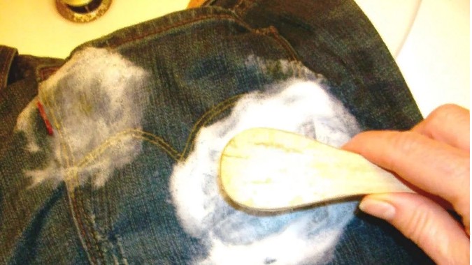 джинсы стираем мелом