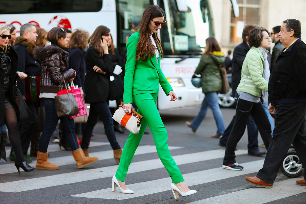 зеленые брюки