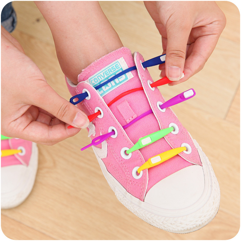 Как завязать силиконовые шнурки в обуви? Несколько способов