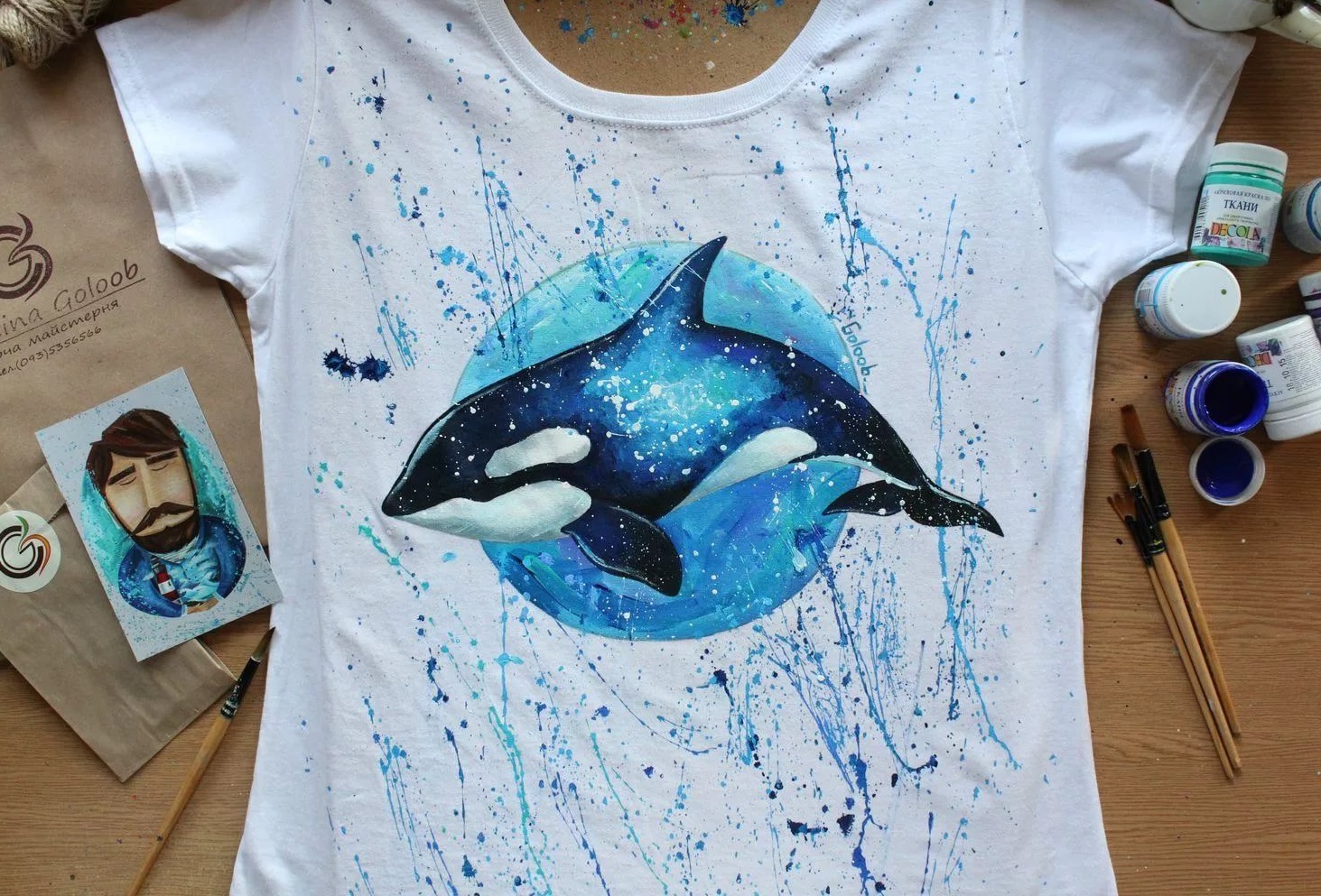 дельфин на футболке