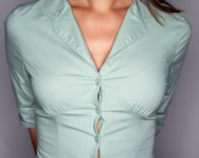 Что делать, если блузка расходится на груди
