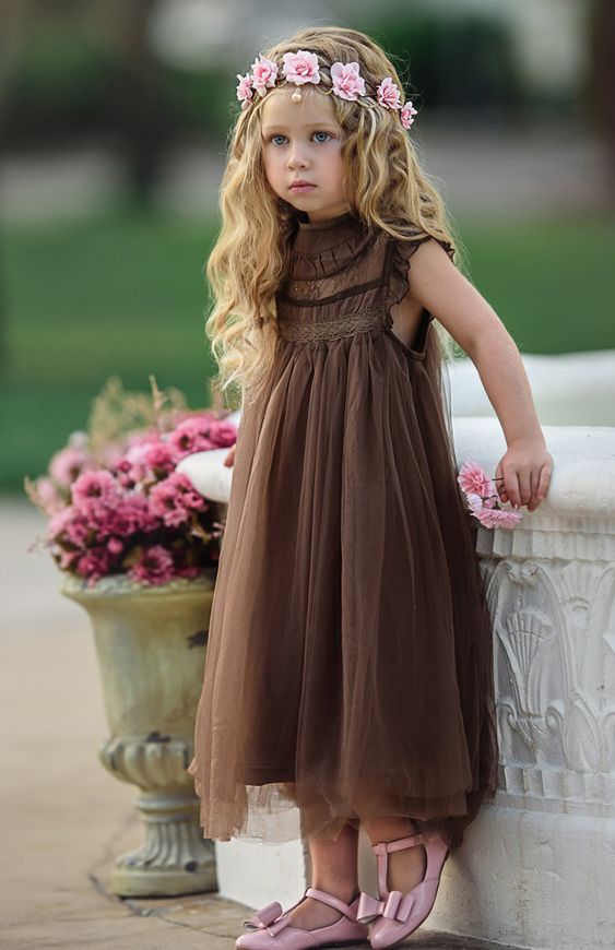 коричневое платье