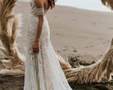 Пляжное свадебное платье бохо.