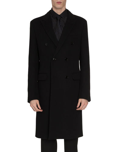 Классическое чёрное пальто.